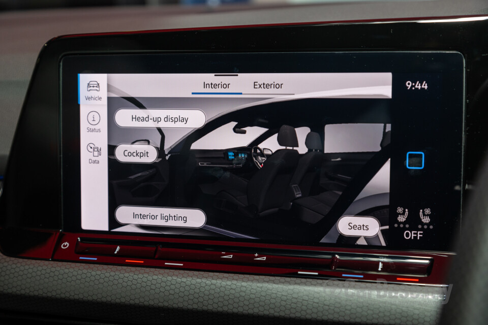Volkswagen Golf GTI Mk8 (2022) Interior