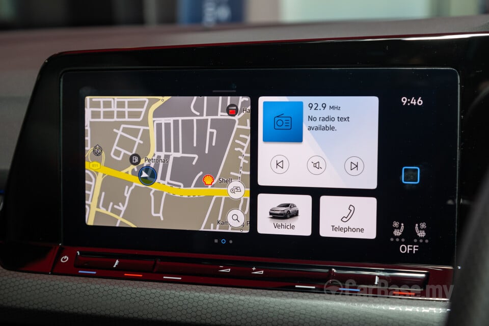 Volkswagen Golf GTI Mk8 (2022) Interior