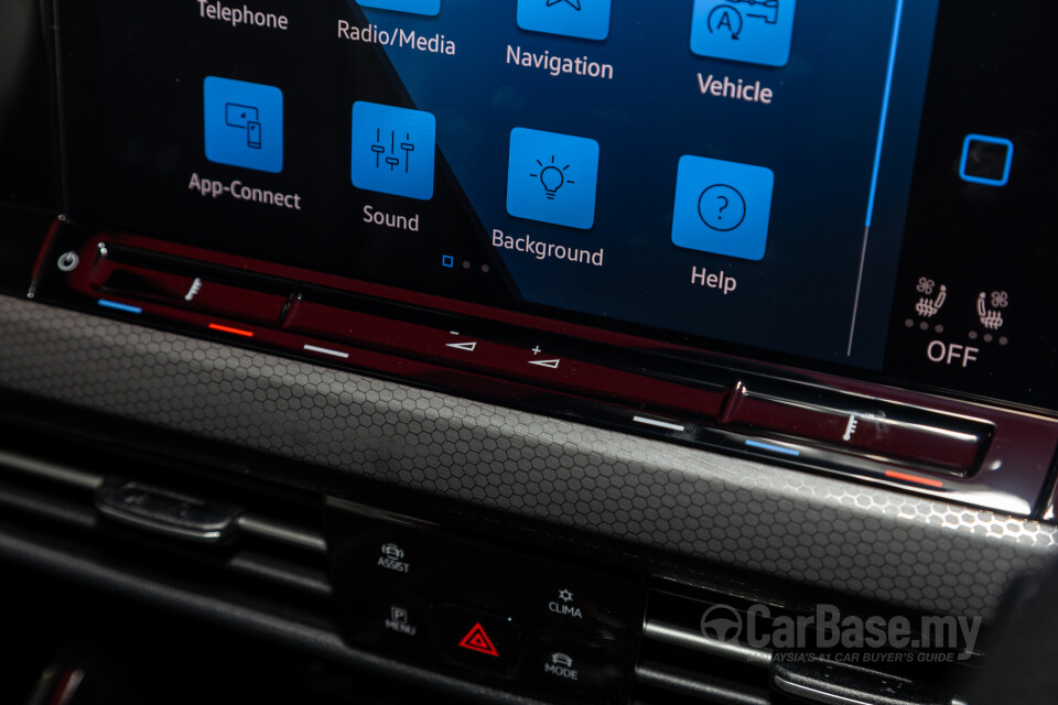 Volkswagen Golf GTI Mk8 (2022) Interior