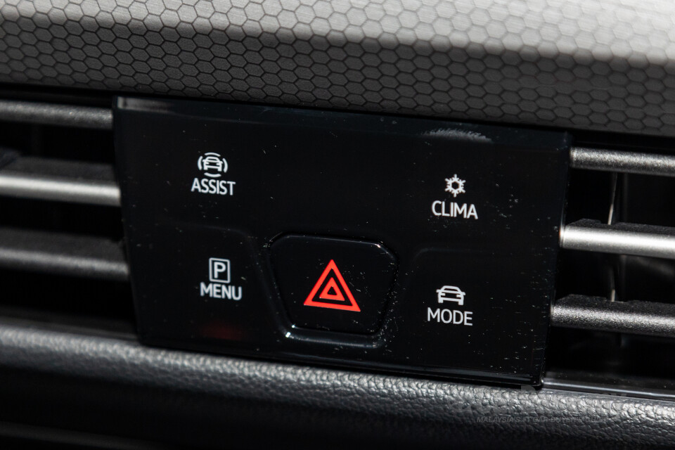 Volkswagen Golf GTI Mk8 (2022) Interior