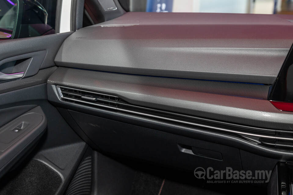 Volkswagen Golf GTI Mk8 (2022) Interior