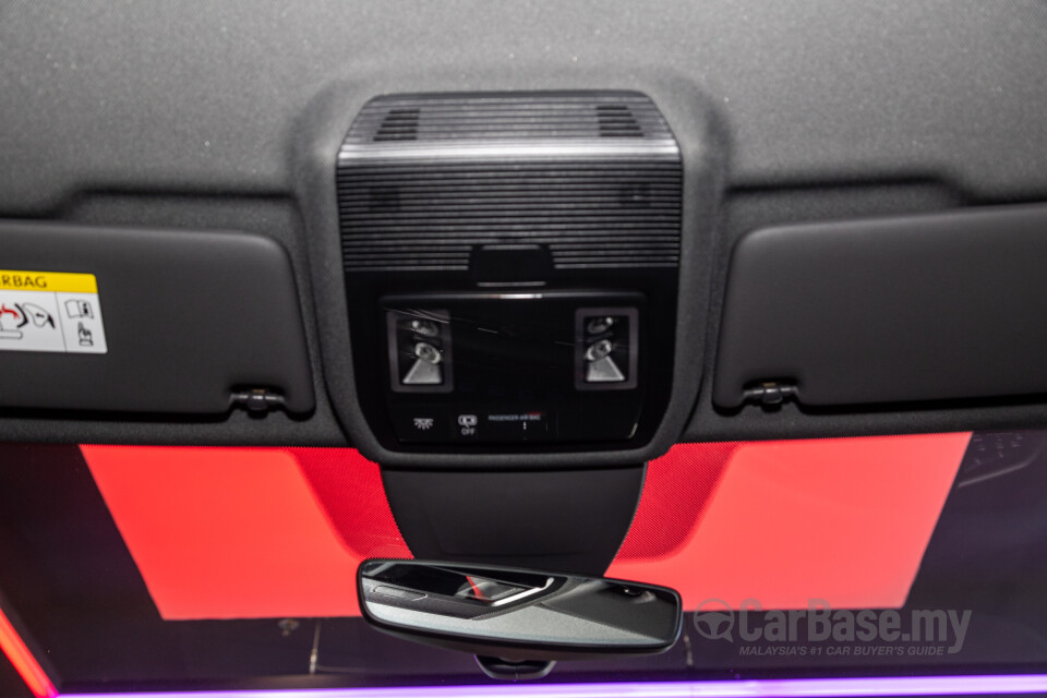 Volkswagen Golf GTI Mk8 (2022) Interior