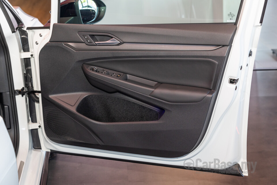 Volkswagen Golf GTI Mk8 (2022) Interior