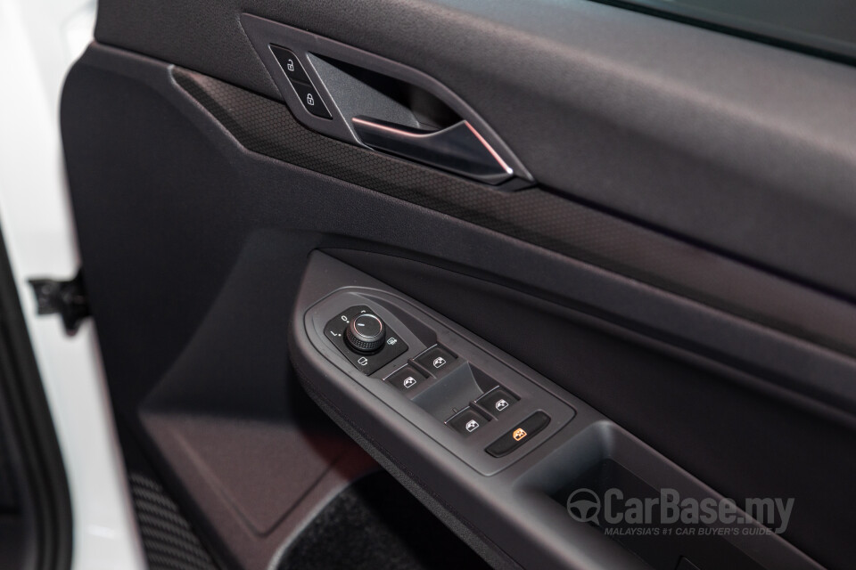 Volkswagen Golf GTI Mk8 (2022) Interior