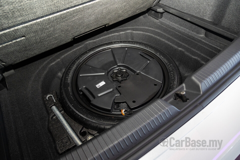 Volkswagen Golf GTI Mk8 (2022) Interior