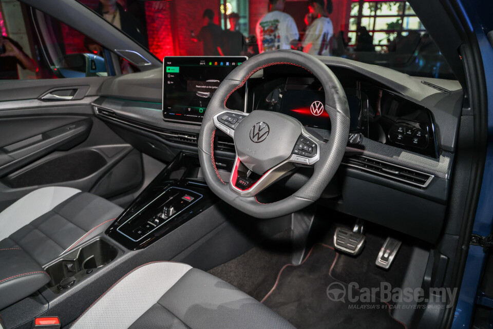 Volkswagen Golf GTI Mk8.5 (2025) Interior