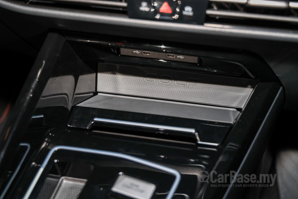 Volkswagen Golf GTI Mk8.5 (2025) Interior
