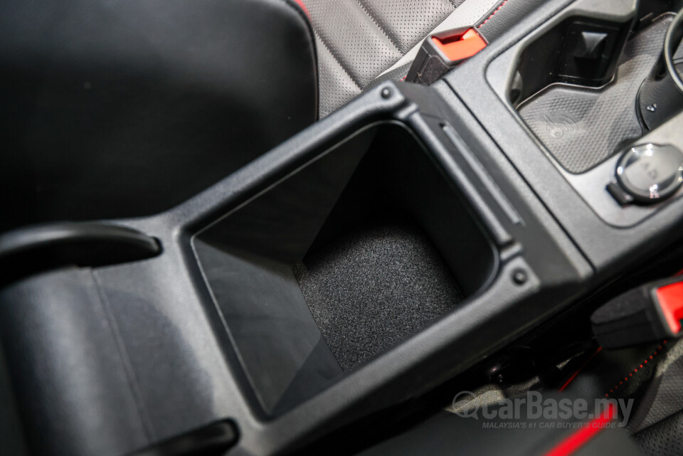 Volkswagen Golf GTI Mk8.5 (2025) Interior