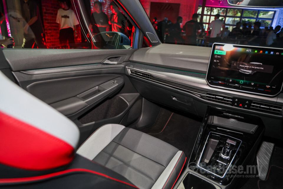 Volkswagen Golf GTI Mk8.5 (2025) Interior