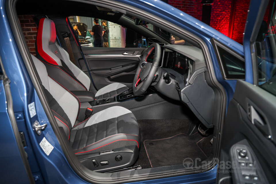 Volkswagen Golf GTI Mk8.5 (2025) Interior