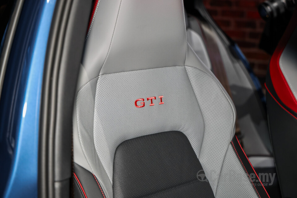 Volkswagen Golf GTI Mk8.5 (2025) Interior