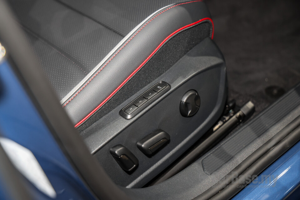 Volkswagen Golf GTI Mk8.5 (2025) Interior