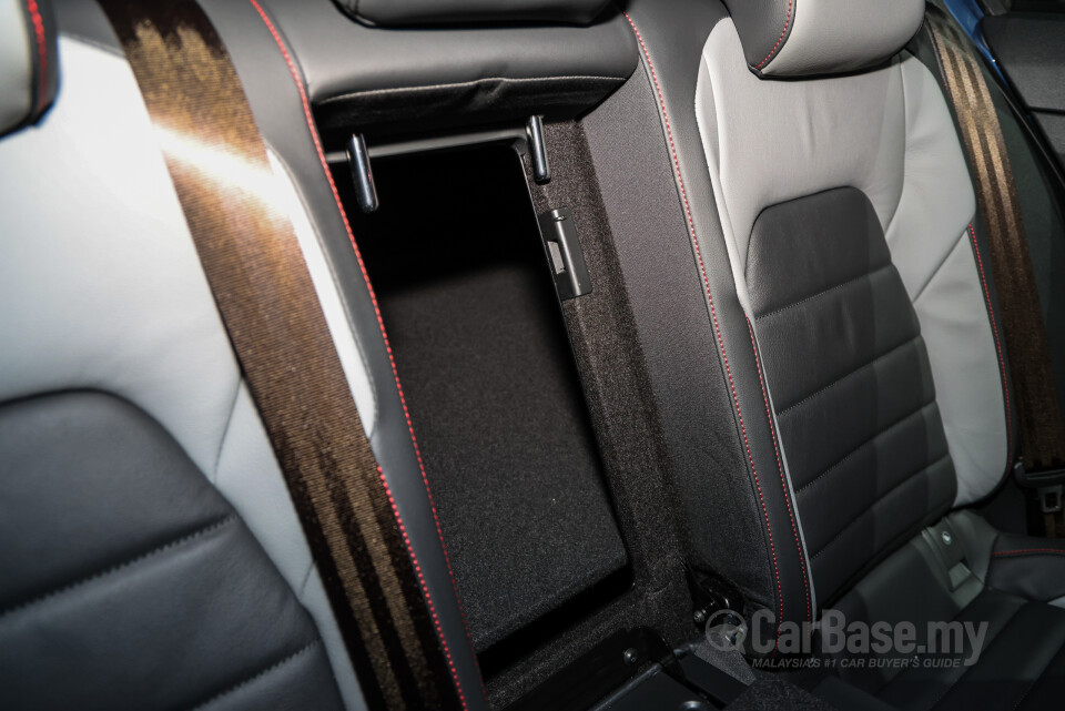 Volkswagen Golf GTI Mk8.5 (2025) Interior
