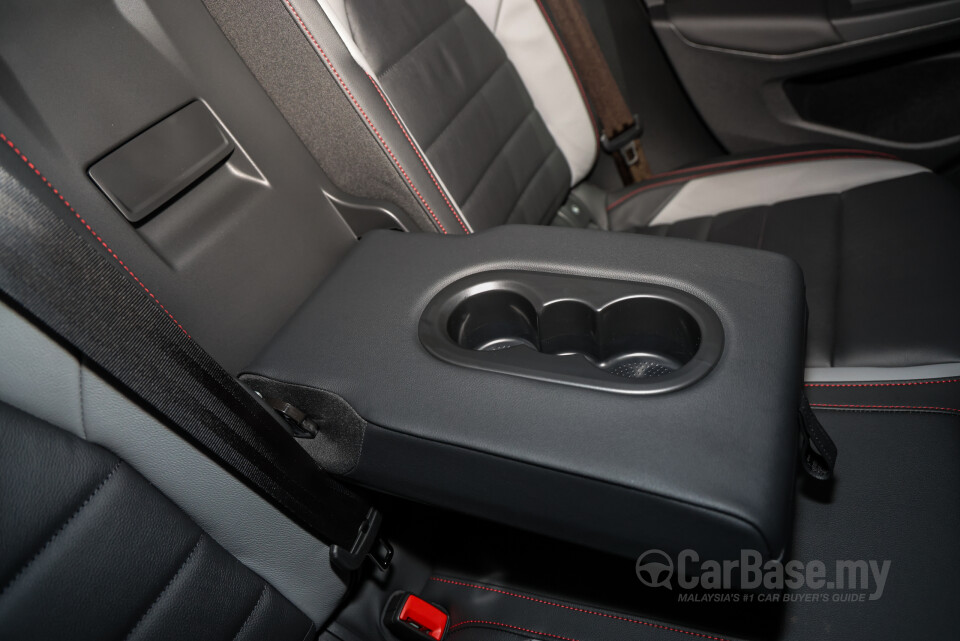 Volkswagen Golf GTI Mk8.5 (2025) Interior