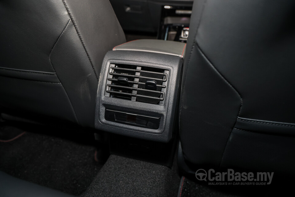 Volkswagen Golf GTI Mk8.5 (2025) Interior