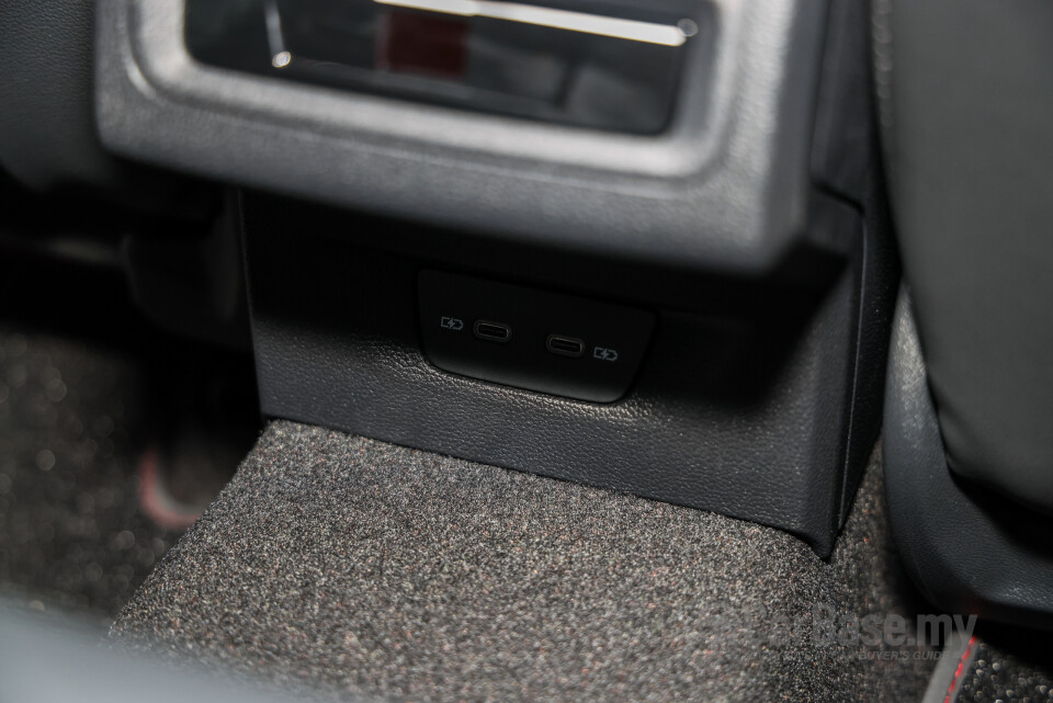 Volkswagen Golf GTI Mk8.5 (2025) Interior