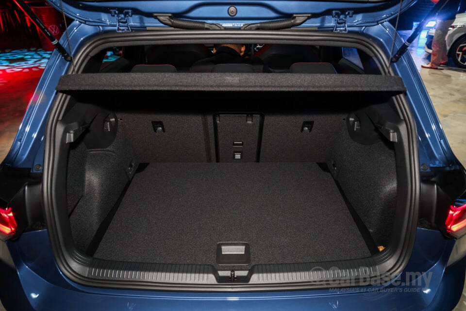 Volkswagen Golf GTI Mk8.5 (2025) Interior