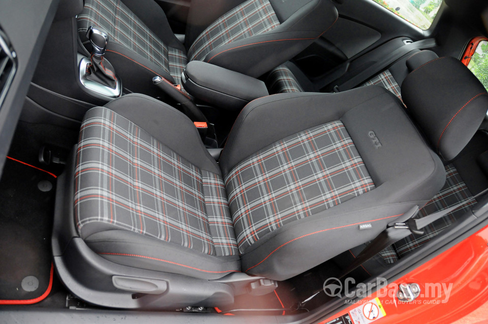 Volkswagen Polo GTI Mk5 (2011) Interior