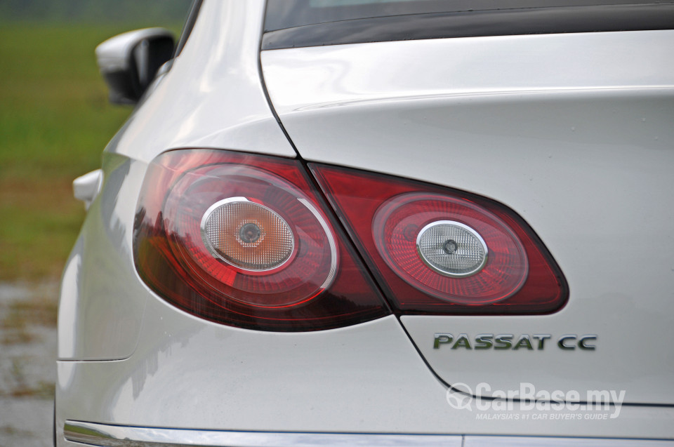 Volkswagen Passat CC R-Line Mk1 (2012) Exterior