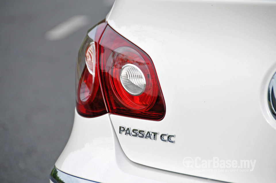 Volkswagen Passat CC R-Line Mk1 (2012) Exterior