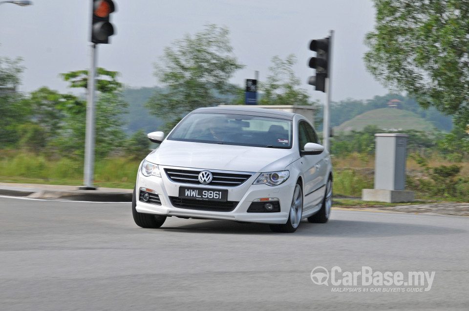 Volkswagen Passat CC R-Line Mk1 (2012) Exterior