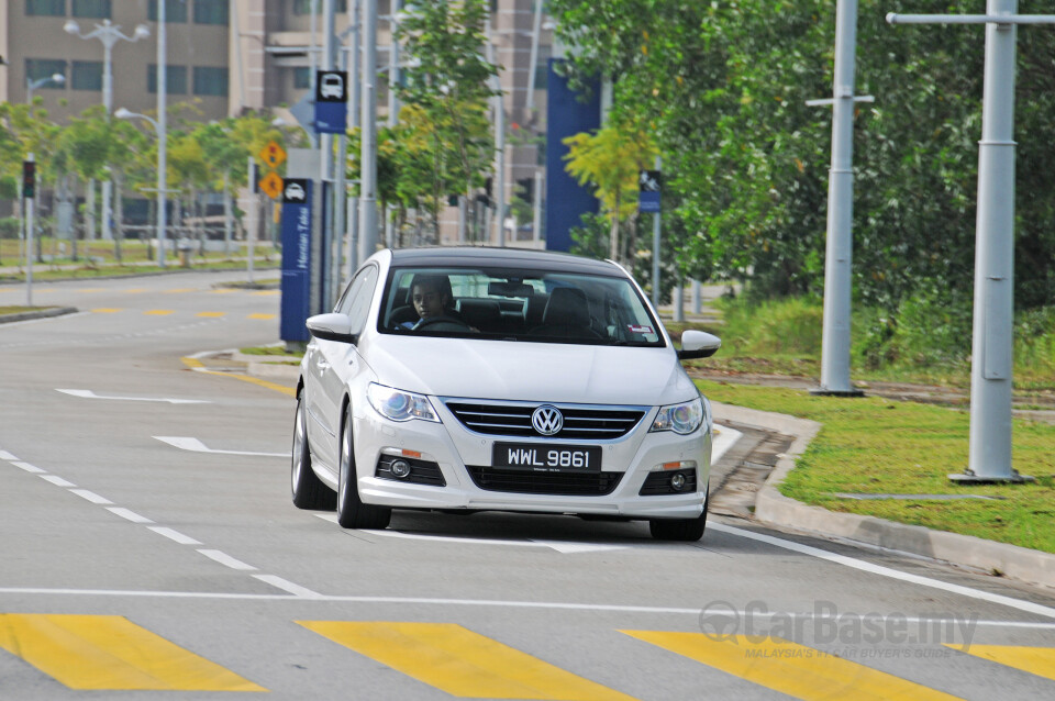 Perodua Aruz D38L (2019) Exterior