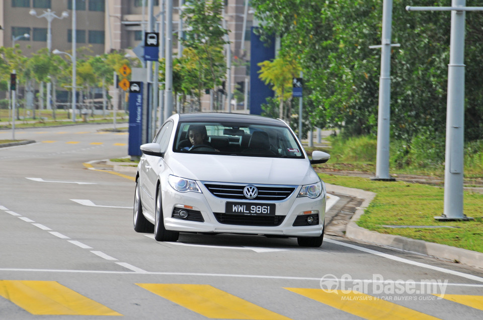 Volkswagen Passat CC R-Line Mk1 (2012) Exterior