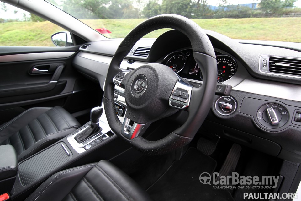 Volkswagen Passat CC R-Line Mk1 (2012) Interior