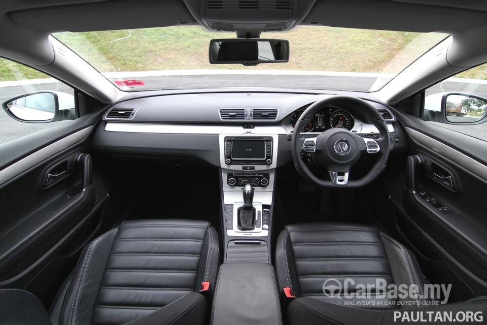 Volkswagen Passat CC R-Line Mk1 (2012) Interior