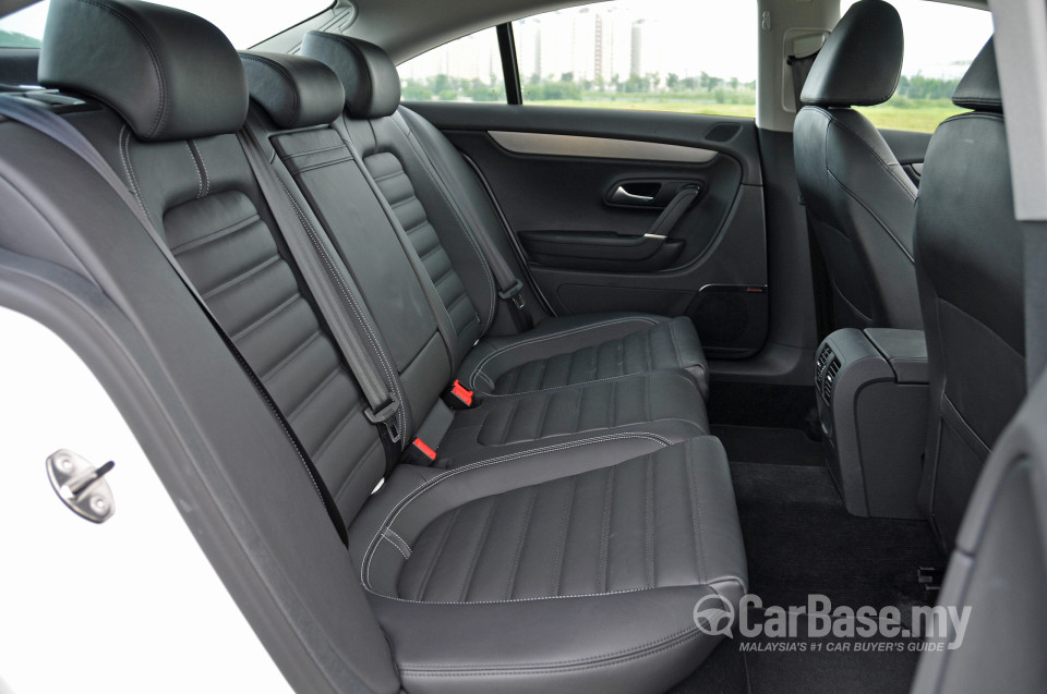 Volkswagen Passat CC R-Line Mk1 (2012) Interior