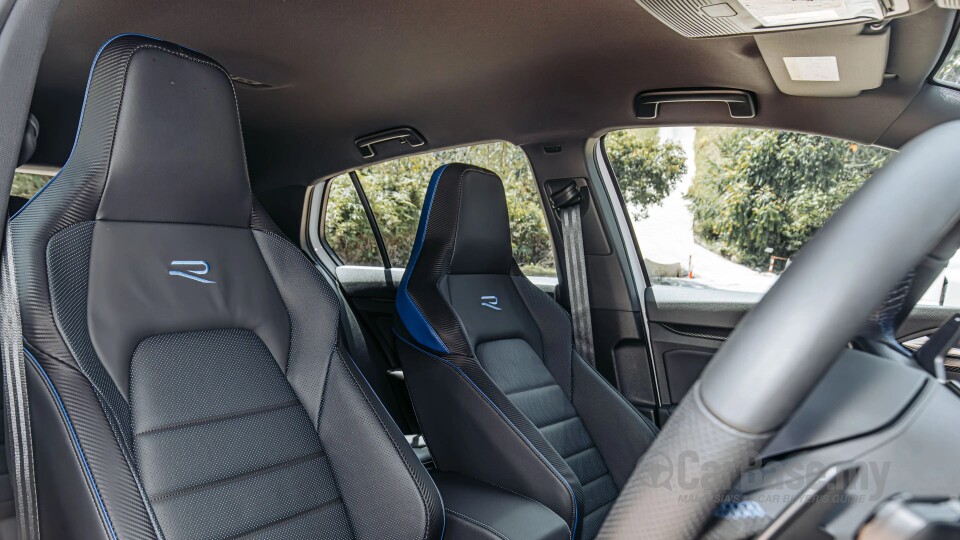 Volkswagen Golf R Mk8.5 R (2026) Interior