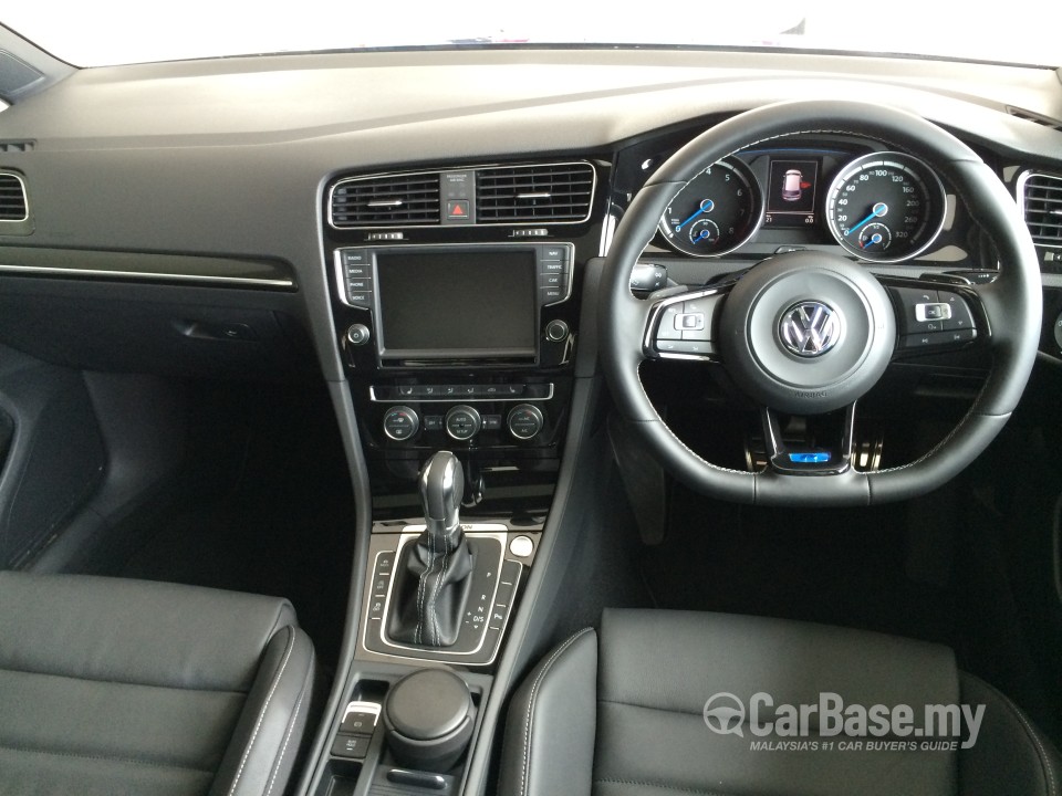 Volkswagen Golf R Mk7 R (2014) Interior