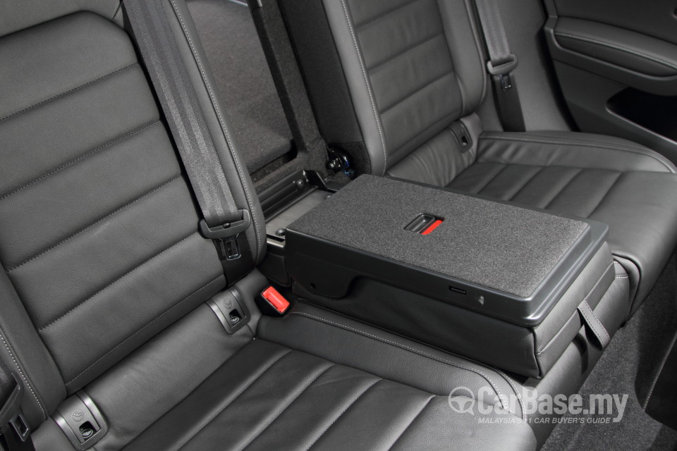 Volkswagen Golf R Mk7 R (2014) Interior