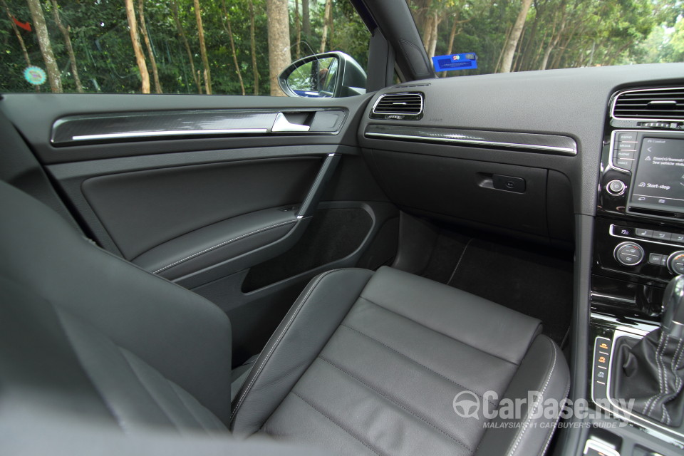 Volkswagen Golf R Mk7 R (2014) Interior