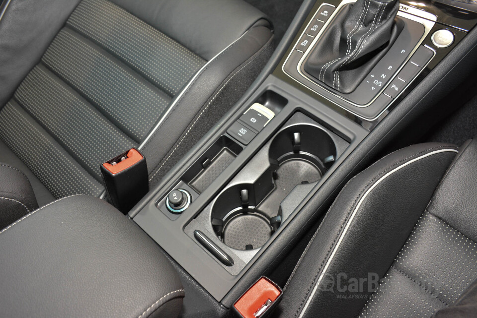 Mercedes-Benz SLC R172 Facelift (2016) Interior