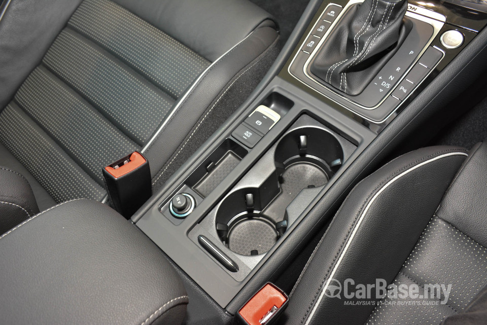 Volkswagen Golf R Mk7.5 R (2018) Interior