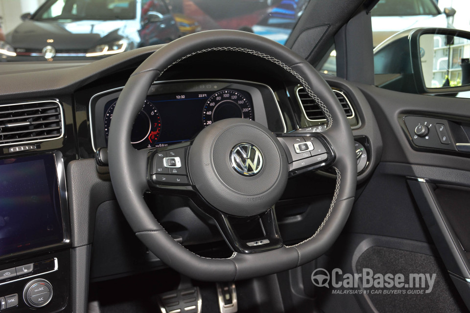 Volkswagen Golf R Mk7.5 R (2018) Interior