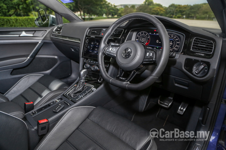 Volkswagen Golf R Mk7.5 R (2018) Interior