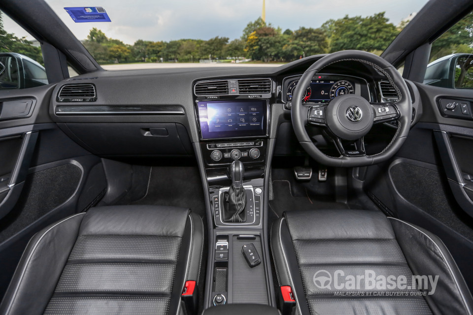 Volkswagen Golf R Mk7.5 R (2018) Interior