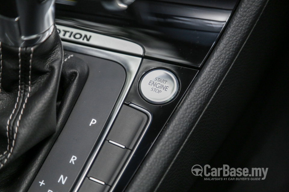 Volkswagen Golf R Mk7.5 R (2018) Interior