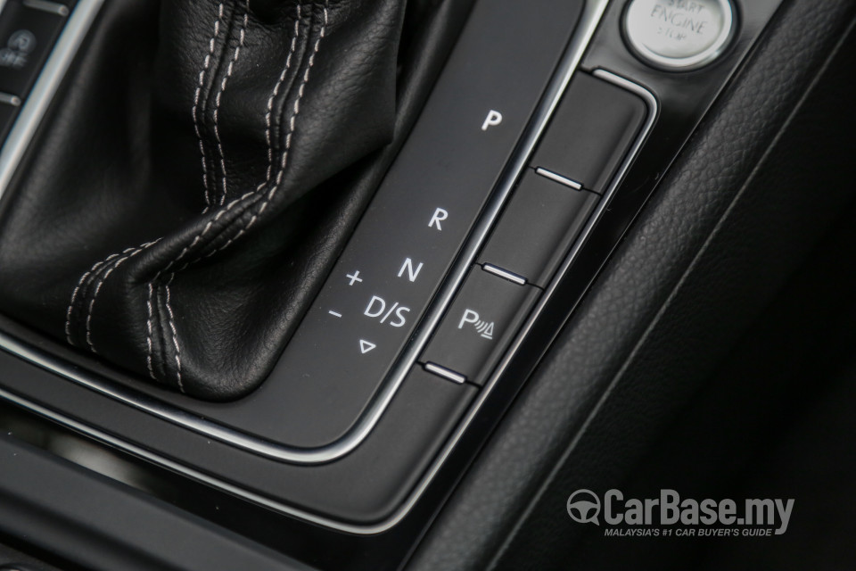 Volkswagen Golf R Mk7.5 R (2018) Interior