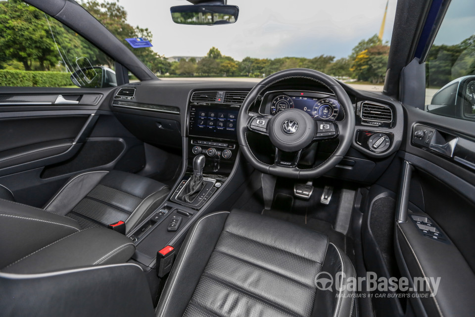 Volkswagen Golf R Mk7.5 R (2018) Interior