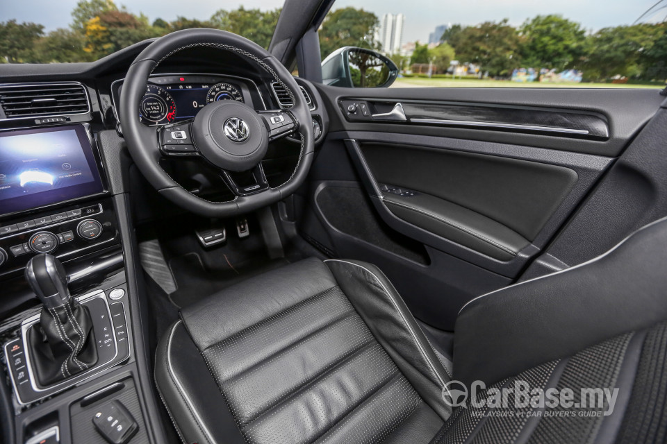 Volkswagen Golf R Mk7.5 R (2018) Interior