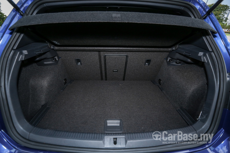 Volkswagen Golf R Mk7.5 R (2018) Interior