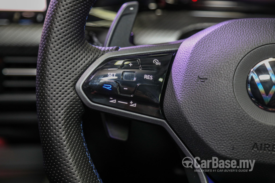 Volkswagen Golf R Mk8 R (2022) Interior