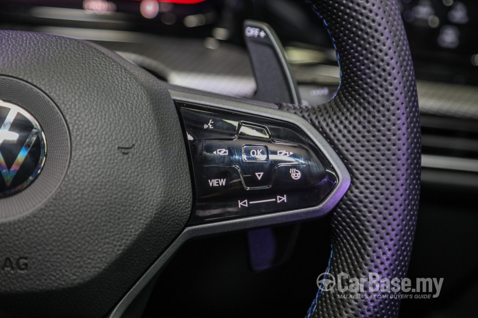Volkswagen Golf R Mk8 R (2022) Interior