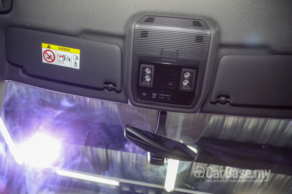 Volkswagen Golf R Mk8 R (2022) Interior