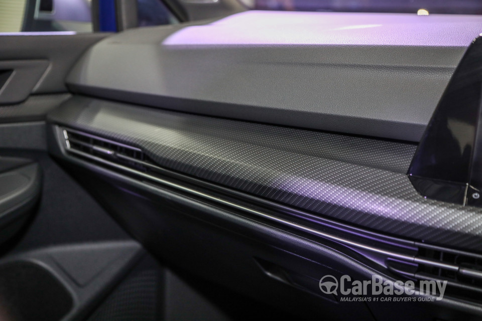 Volkswagen Golf R Mk8 R (2022) Interior