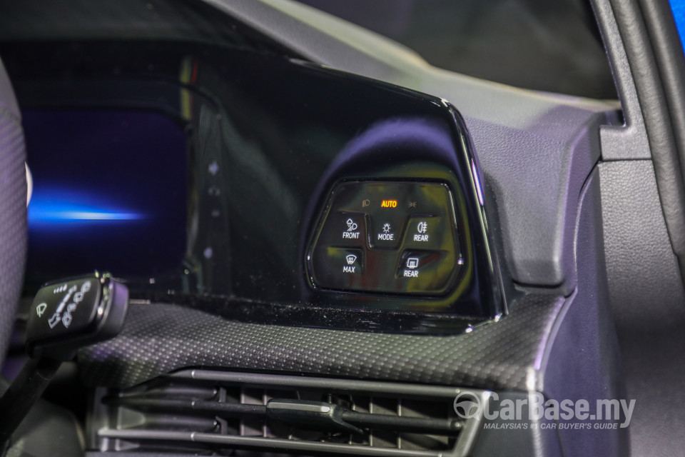 Volkswagen Golf R Mk8 R (2022) Interior