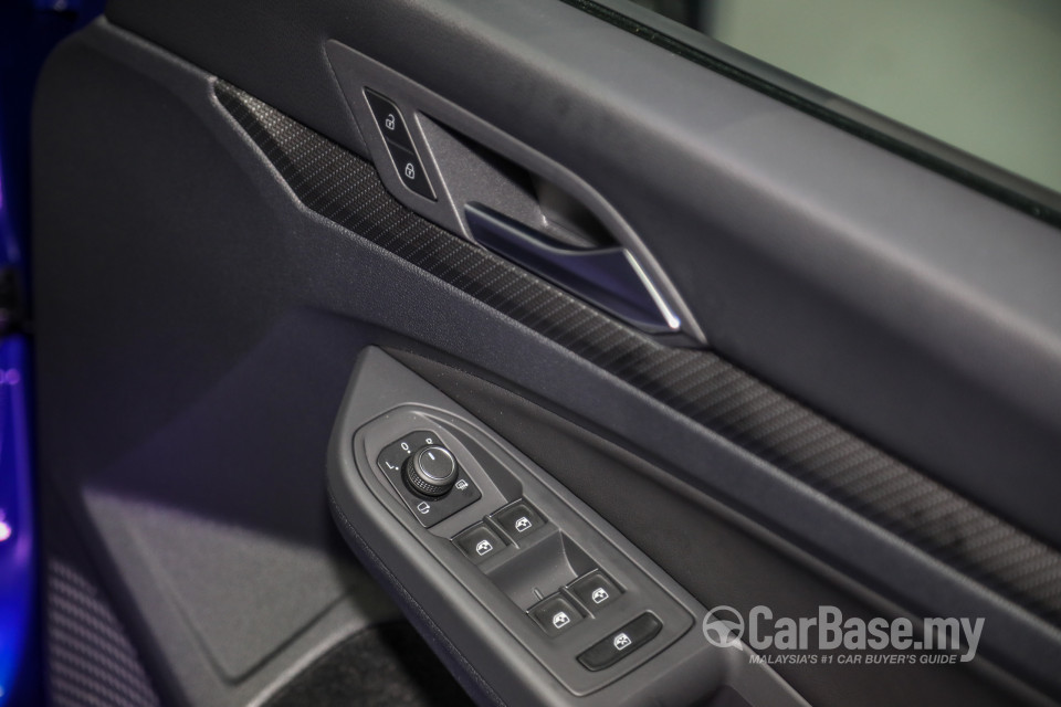 Volkswagen Golf R Mk8 R (2022) Interior
